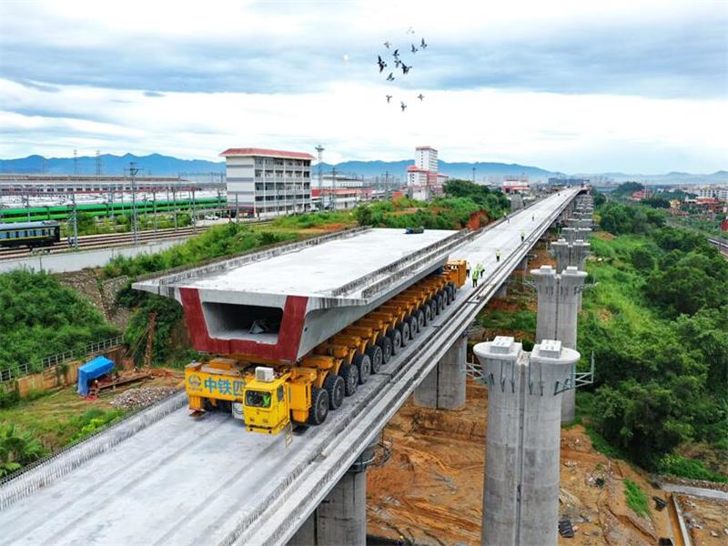 自贡高铁高架桥施工